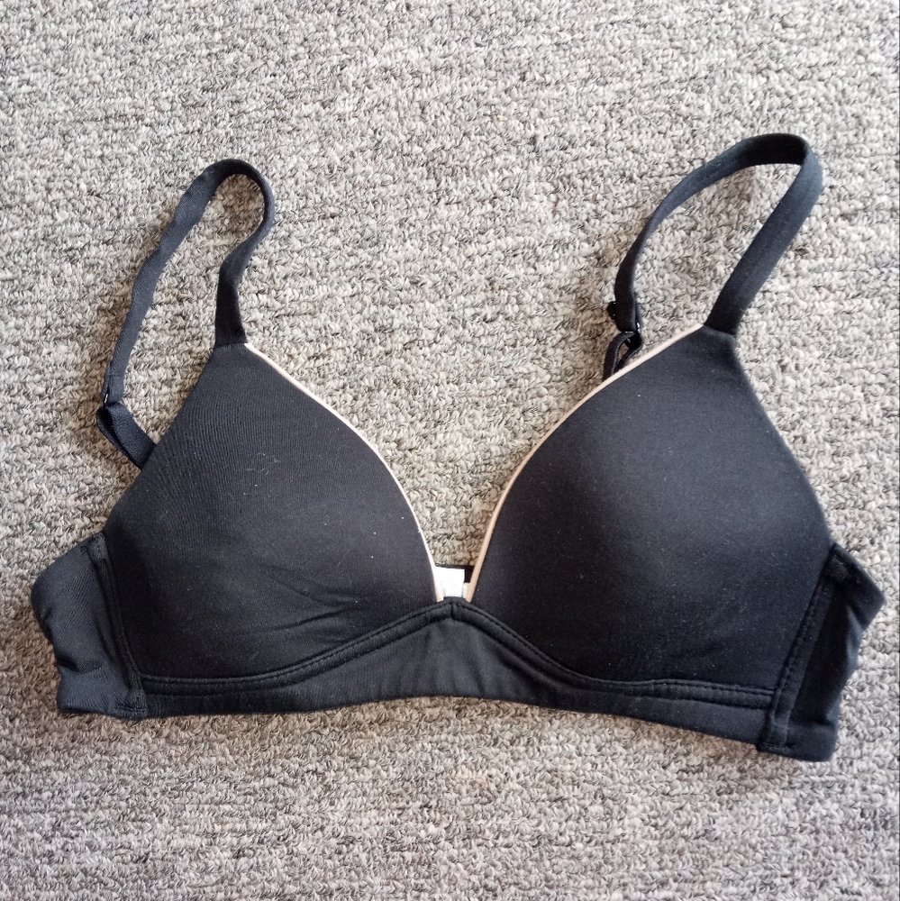 Maidenform wireless bra size 34A black with nude trim